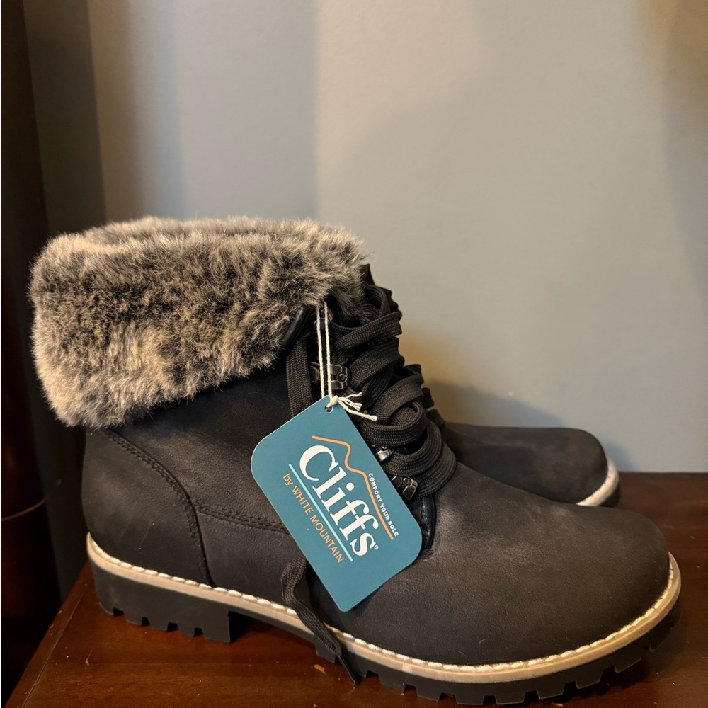 Cliffs Black Fur-Lined Boots womens 9 NEW